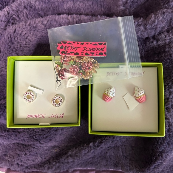 Betsey J bundle - Picture 1 of 5